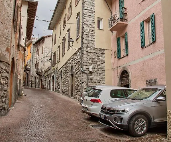 Al Borgo - Luxury Bilocale Con 4 Posti Letto Bienno